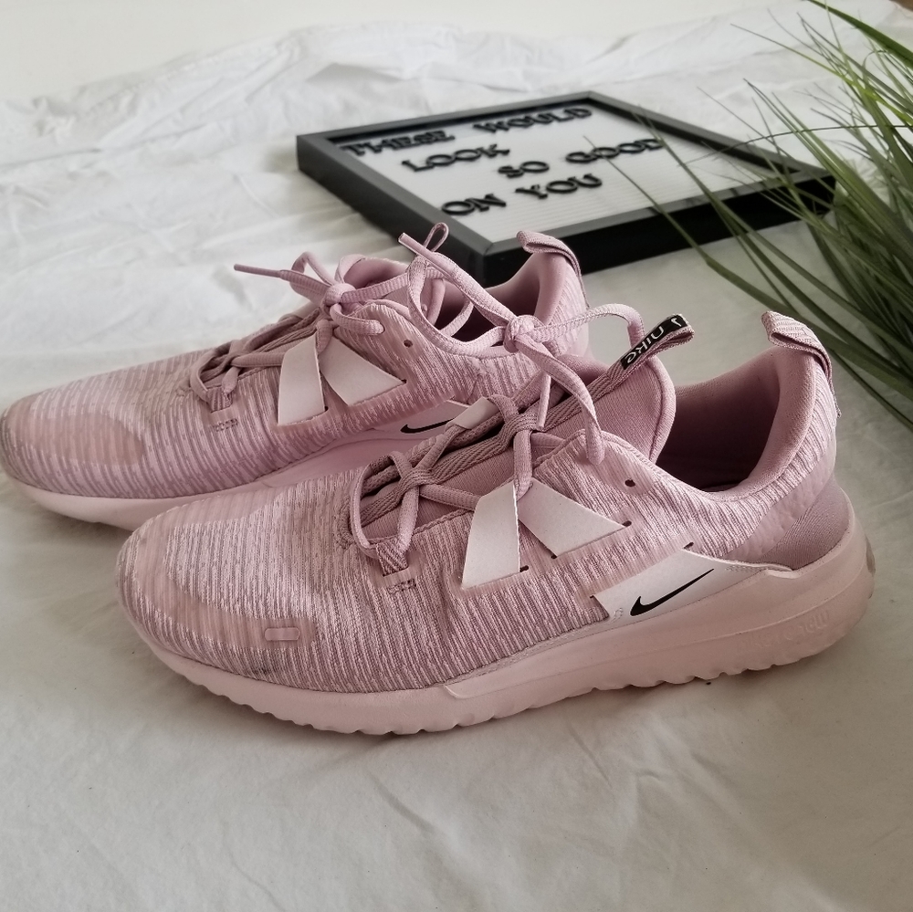 Womens Nike pink sneakers sz 9